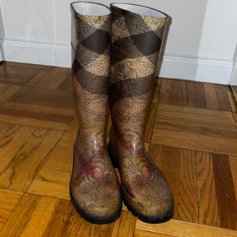 Burberry rain boots